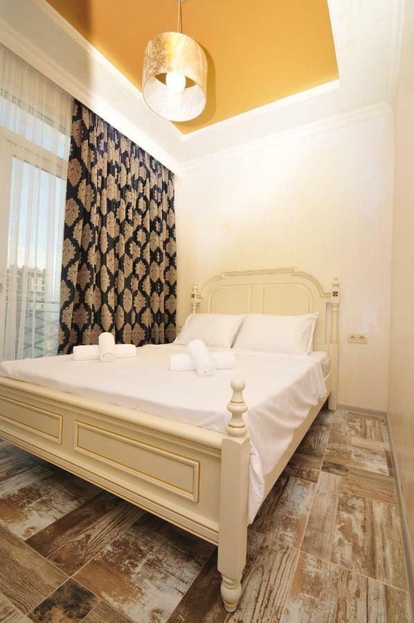 Apartments With A View Of The Trinity Holy Batumi Exterior foto
